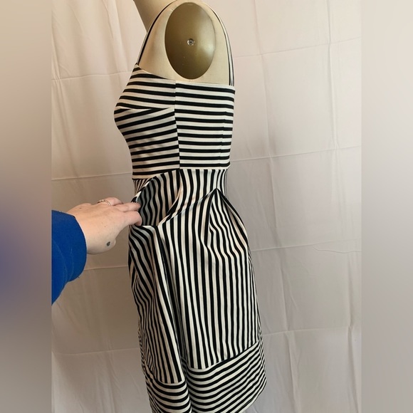 Nwot Brixon Ivy Black & White Striped
Ponte Bib Fit & Flare Summer Dress medium - Picture 8 of 12